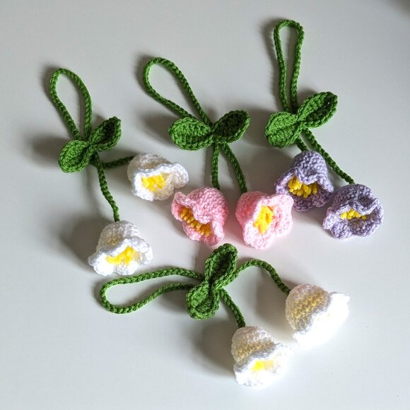 Crochet Lily of the Valley Charm | Car mirror hanging accessory - Picture 3 of 9